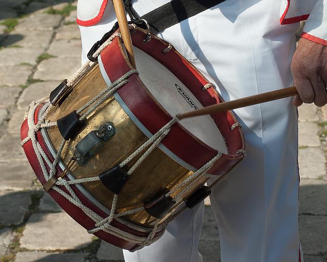 colonial style snare drum